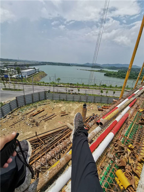 黎平县作业中发生设备损坏或人员意外，责任怎么划分？