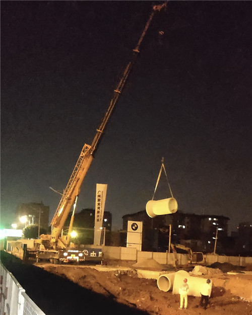 黎平县“弯臂矫正”—— 吊车的 “形变补偿” 技术